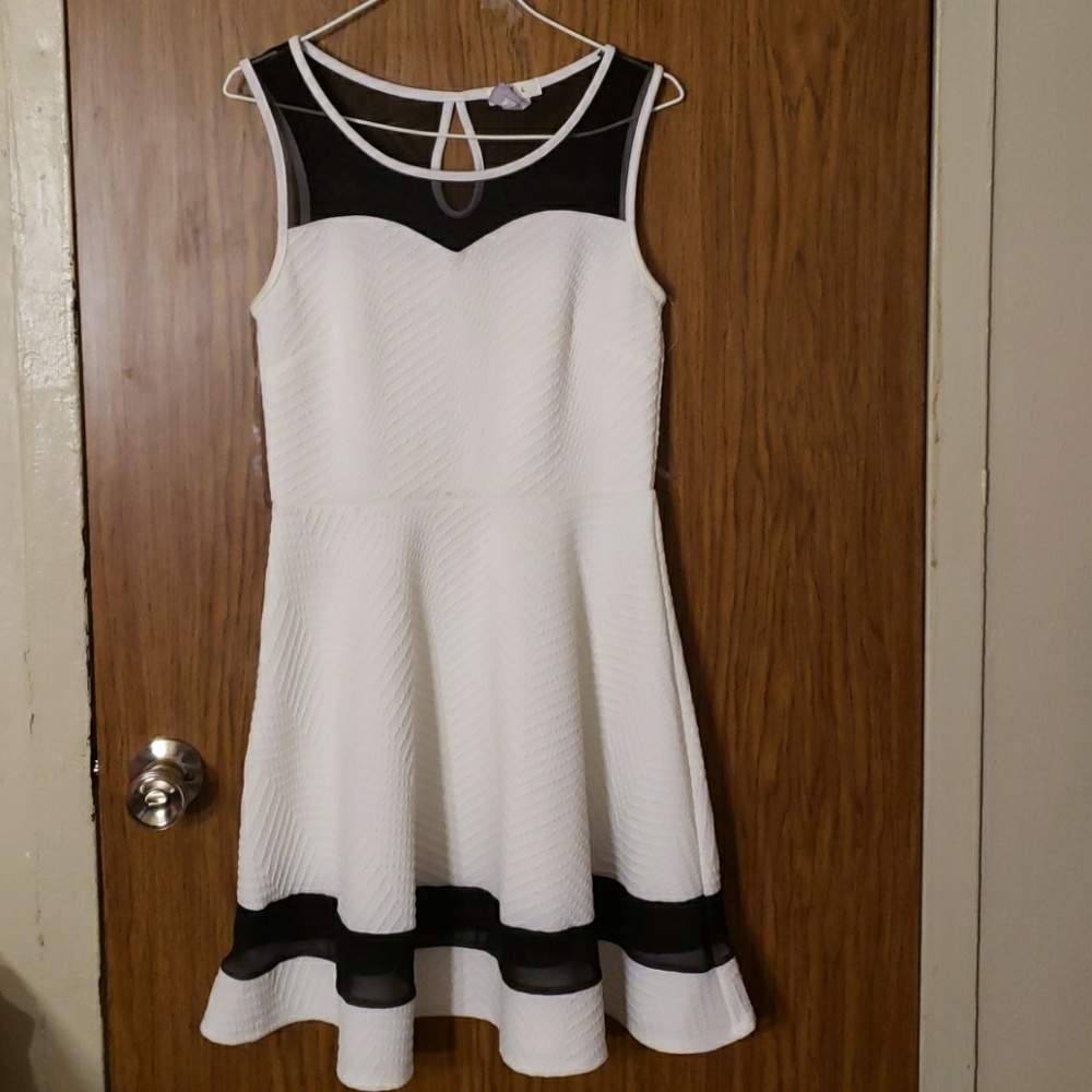 Women's Black and white dress